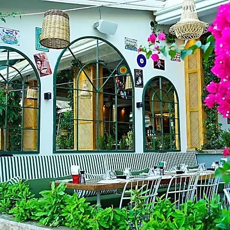 Yeshill Boutique Hotel 3*